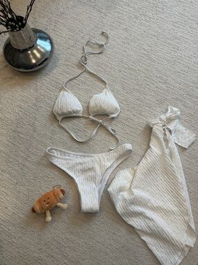 White Ribbed Triangle Bikini Set with Matching Cover-Up